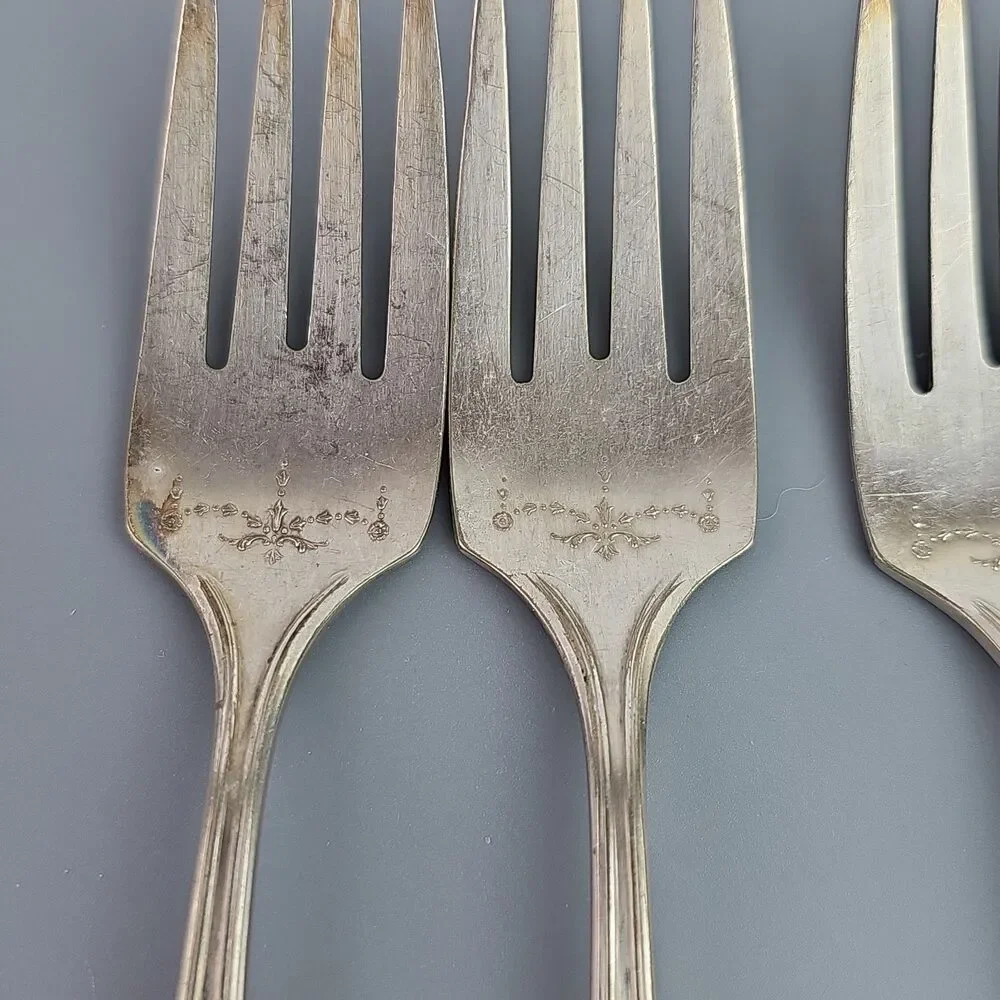 Vintage Oneida Lady Grace 1933 Tudor Silverplate 18 Pc Flatware Set Monogram J